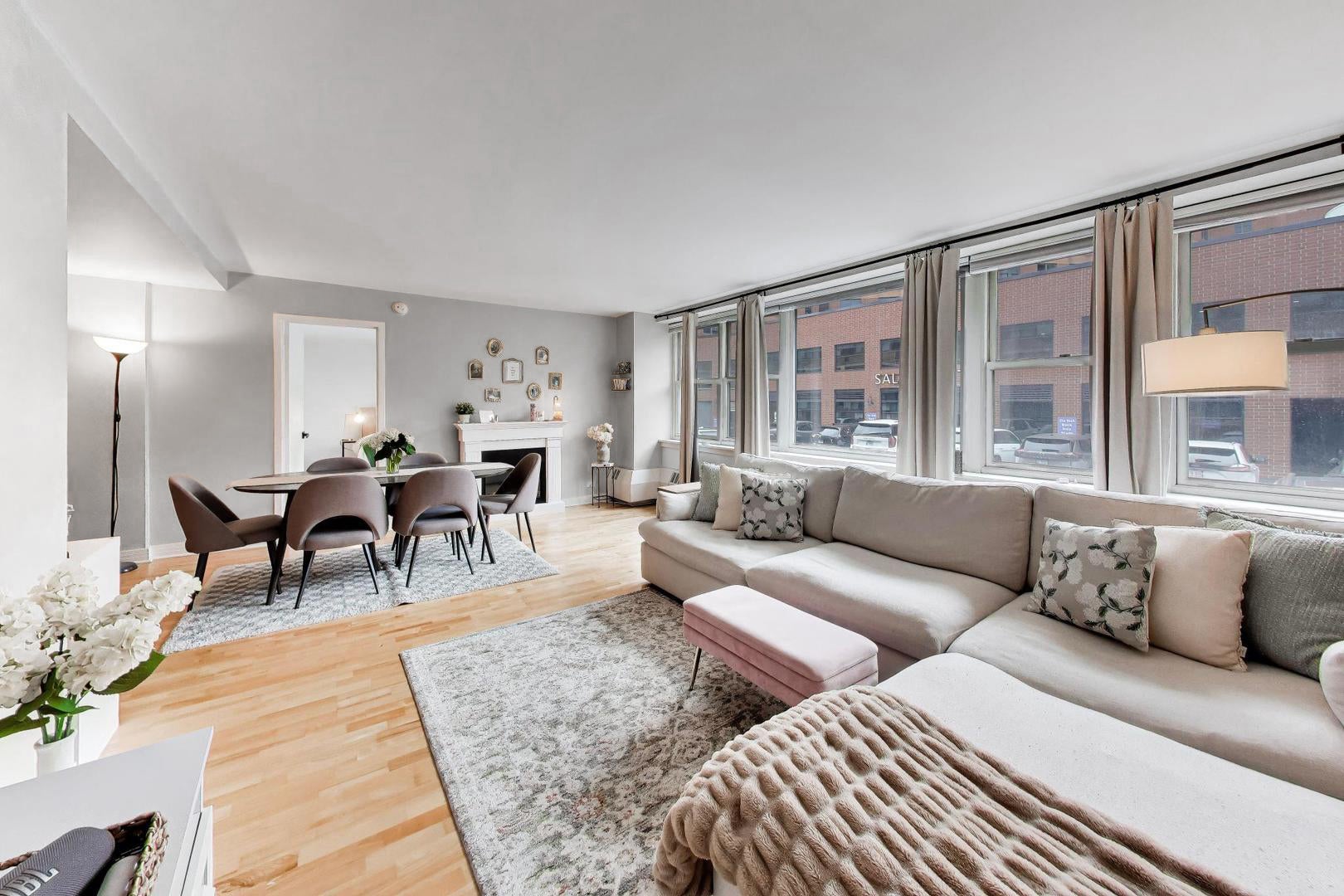 2300 N Commonwealth Avenue 2H