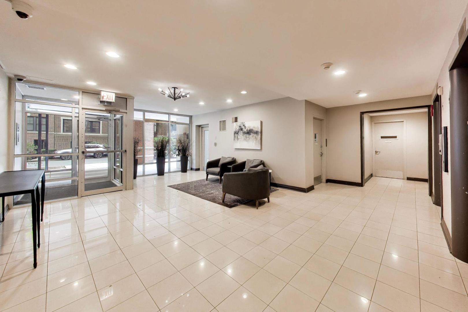 2300 N Commonwealth Avenue 2H