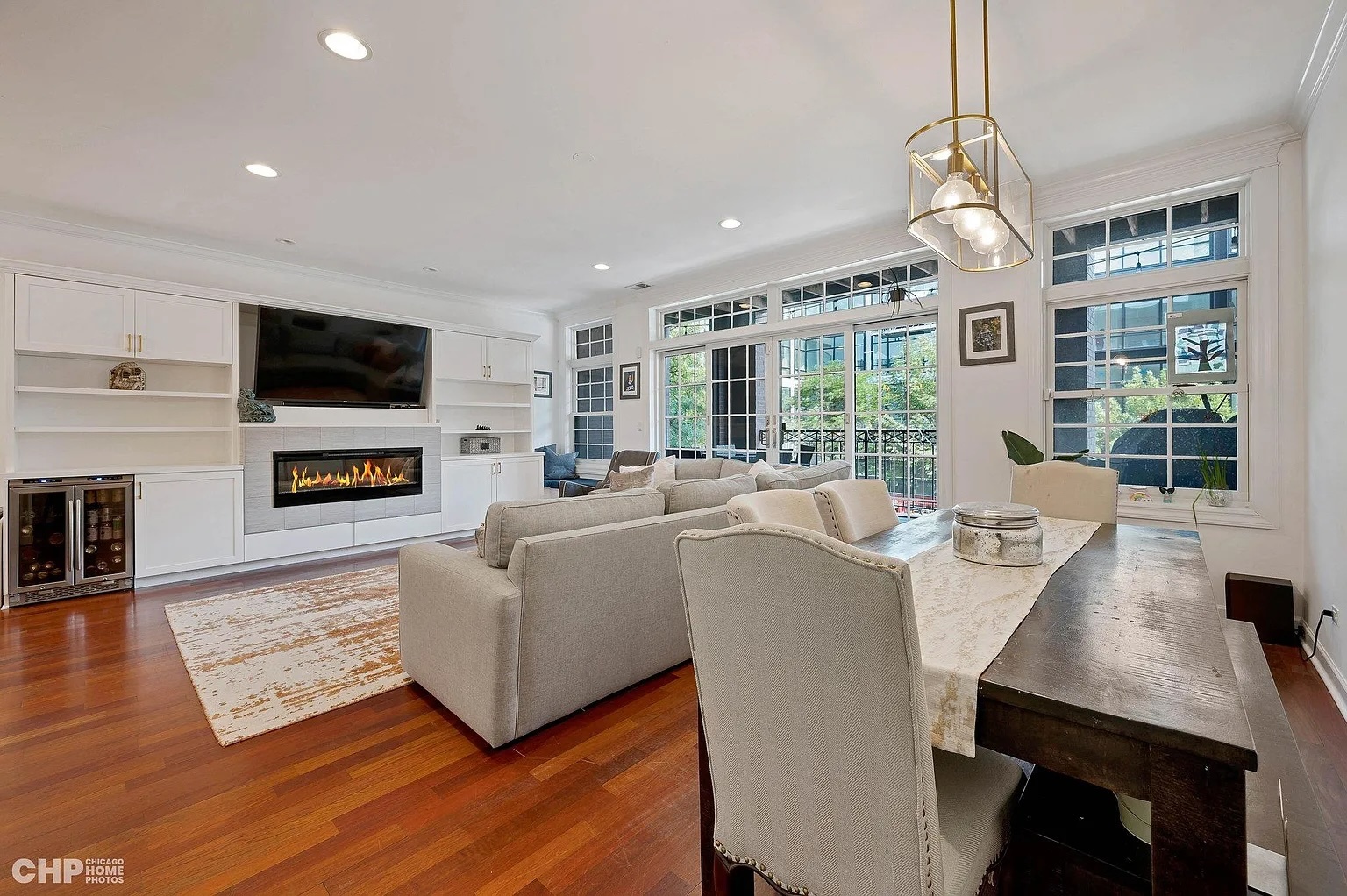 1035 W MADISON Street 2