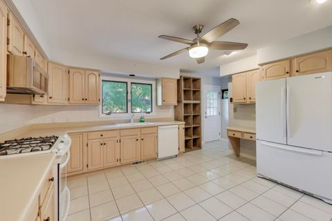 Tiny photo for 927 Half Day Road, Highland Park, IL 60035 (MLS # 12460624)