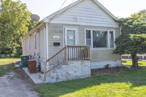 Tiny photo for 1310 Wisconsin Street, Joliet, IL 60432 (MLS # 12477364)