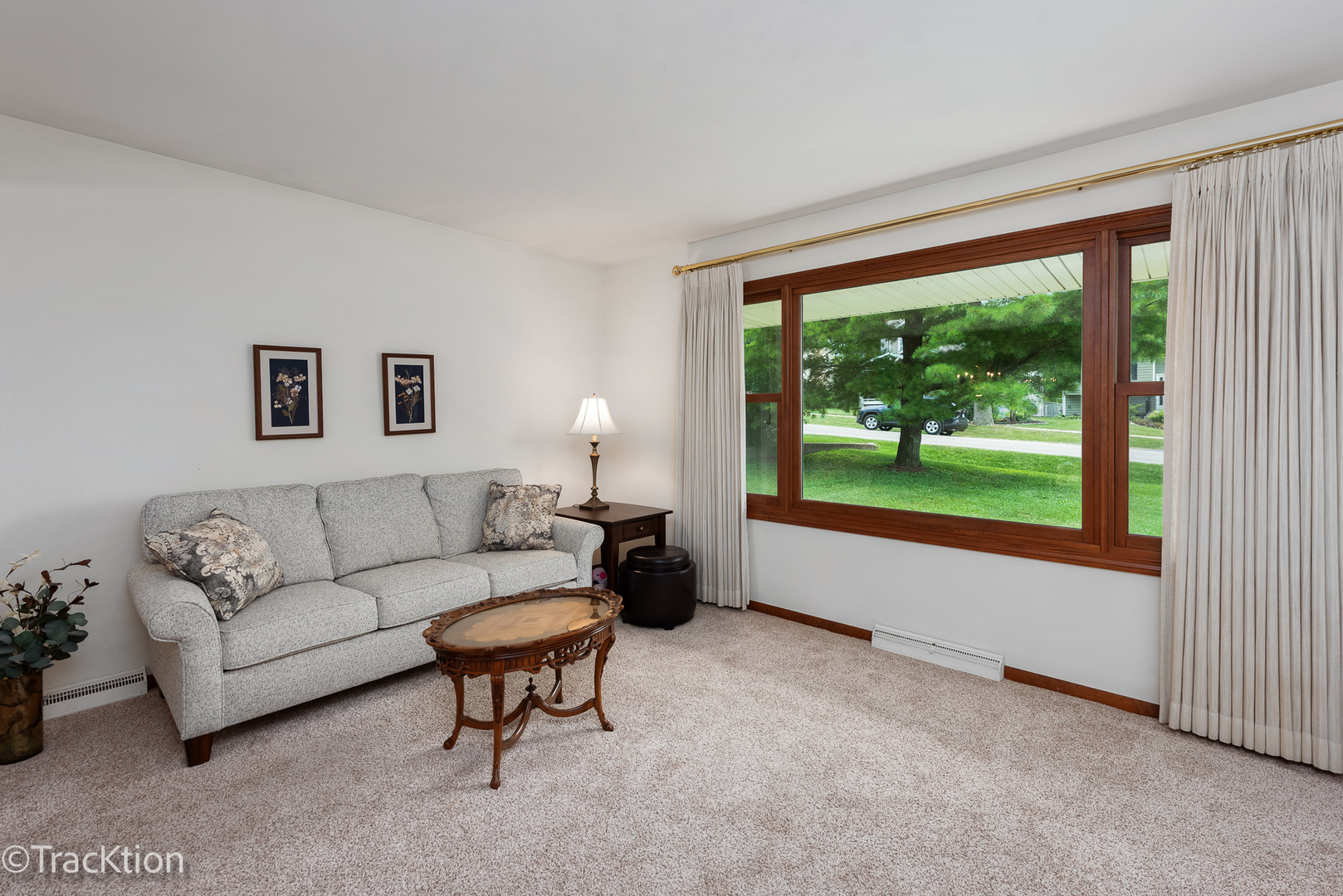 138 W Chicago Avenue