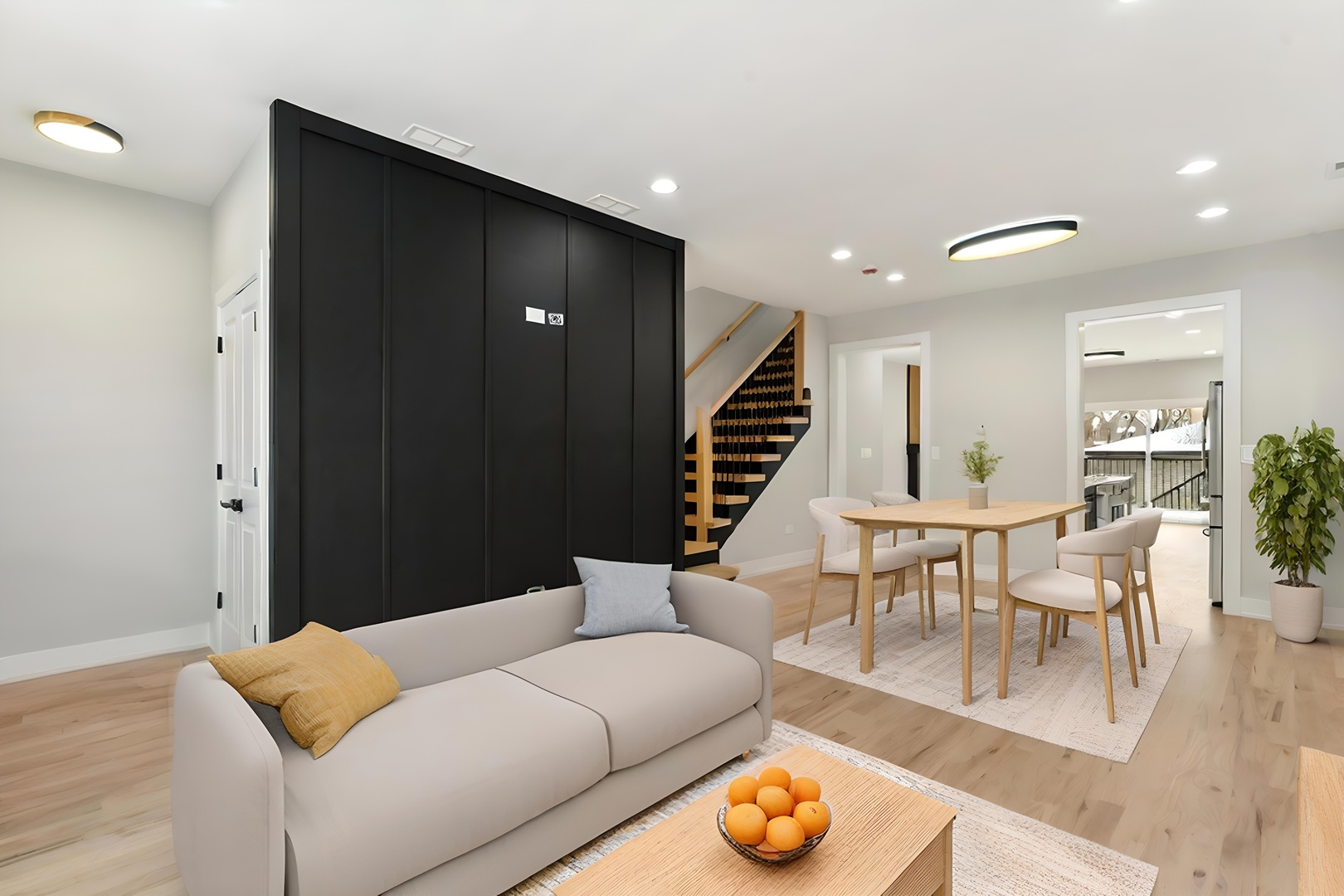 6624 S Champlain Avenue