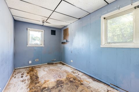 Tiny photo for 5338 W Kinzie Street, Chicago, IL 60644 (MLS # 12482371)