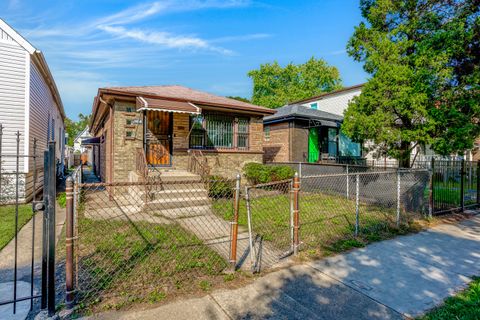 Tiny photo for 5338 W Kinzie Street, Chicago, IL 60644 (MLS # 12482371)