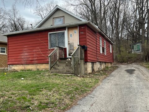 Photo of 1301 E Jackson Street, Joliet, IL 60432 (MLS # 12606186)