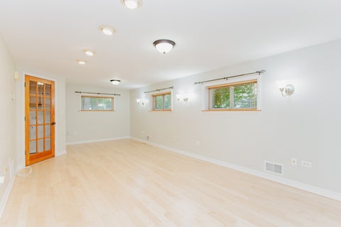 Tiny photo for 525 Briarcliff Lane, Hoffman Estates, IL 60169 (MLS # 12679172)