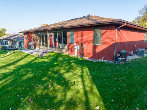 Tiny photo for 928 Tara Court, Woodstock, IL 60098 (MLS # 12516283)