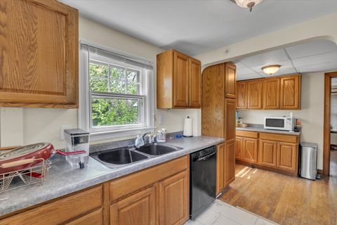 Tiny photo for 408 32nd Avenue, Moline, IL 61265 (MLS # 12633091)
