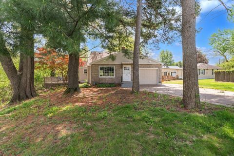 Tiny photo for 408 32nd Avenue, Moline, IL 61265 (MLS # 12633091)