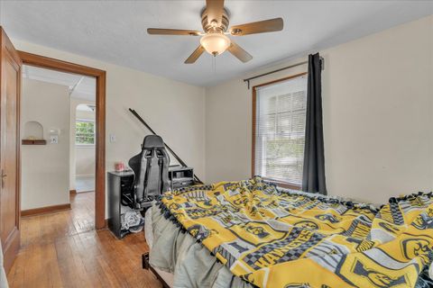 Tiny photo for 408 32nd Avenue, Moline, IL 61265 (MLS # 12633091)