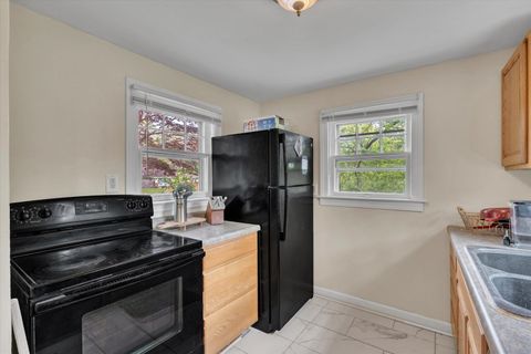 Tiny photo for 408 32nd Avenue, Moline, IL 61265 (MLS # 12633091)