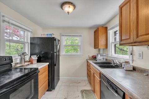 Tiny photo for 408 32nd Avenue, Moline, IL 61265 (MLS # 12633091)