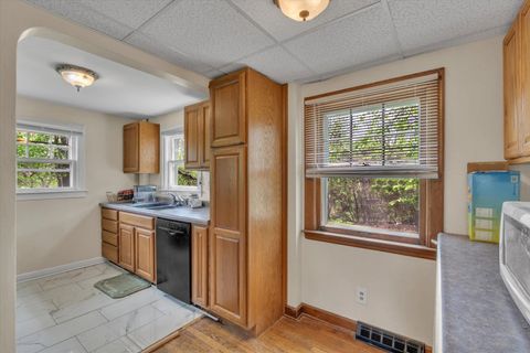 Tiny photo for 408 32nd Avenue, Moline, IL 61265 (MLS # 12633091)