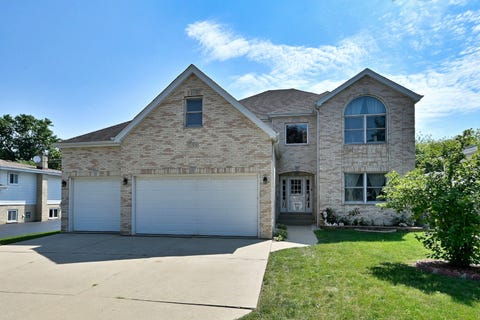 Photo of 753 N Willow Road, Elmhurst, IL 60126 (MLS # 12701440)