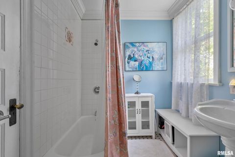 Tiny photo for 817 W 7TH Street, Davenport, IA 52802 (MLS # QC4267271)