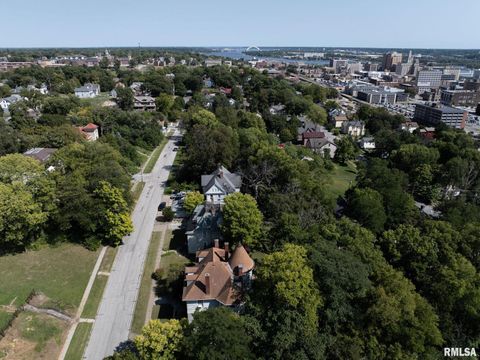 Tiny photo for 817 W 7TH Street, Davenport, IA 52802 (MLS # QC4267271)