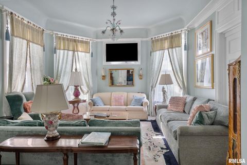 Tiny photo for 817 W 7TH Street, Davenport, IA 52802 (MLS # QC4267271)