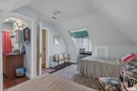 Tiny photo for 817 W 7TH Street, Davenport, IA 52802 (MLS # QC4267271)