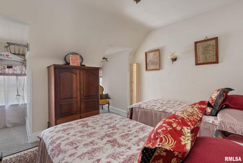 Tiny photo for 817 W 7TH Street, Davenport, IA 52802 (MLS # QC4267271)