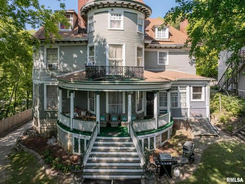 Tiny photo for 817 W 7TH Street, Davenport, IA 52802 (MLS # QC4267271)