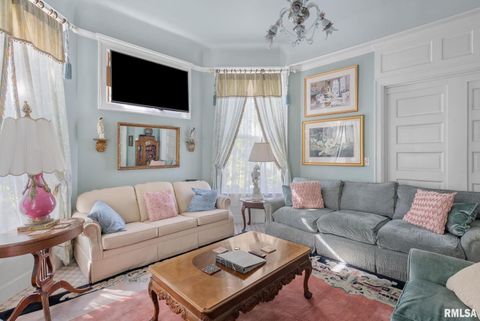 Tiny photo for 817 W 7TH Street, Davenport, IA 52802 (MLS # QC4267271)