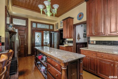 Tiny photo for 817 W 7TH Street, Davenport, IA 52802 (MLS # QC4267271)