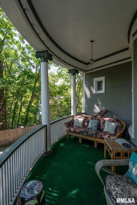 Tiny photo for 817 W 7TH Street, Davenport, IA 52802 (MLS # QC4267271)