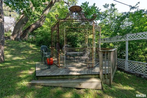 Tiny photo for 817 W 7TH Street, Davenport, IA 52802 (MLS # QC4267271)