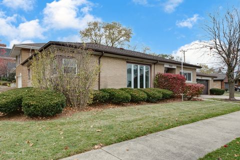 A home in La Grange Park