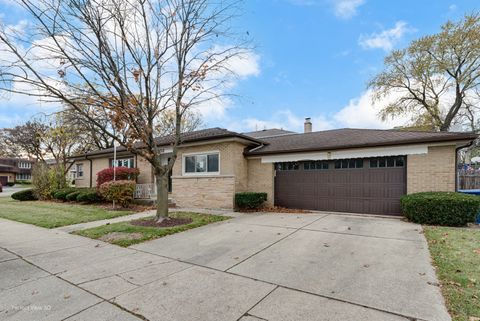 A home in La Grange Park