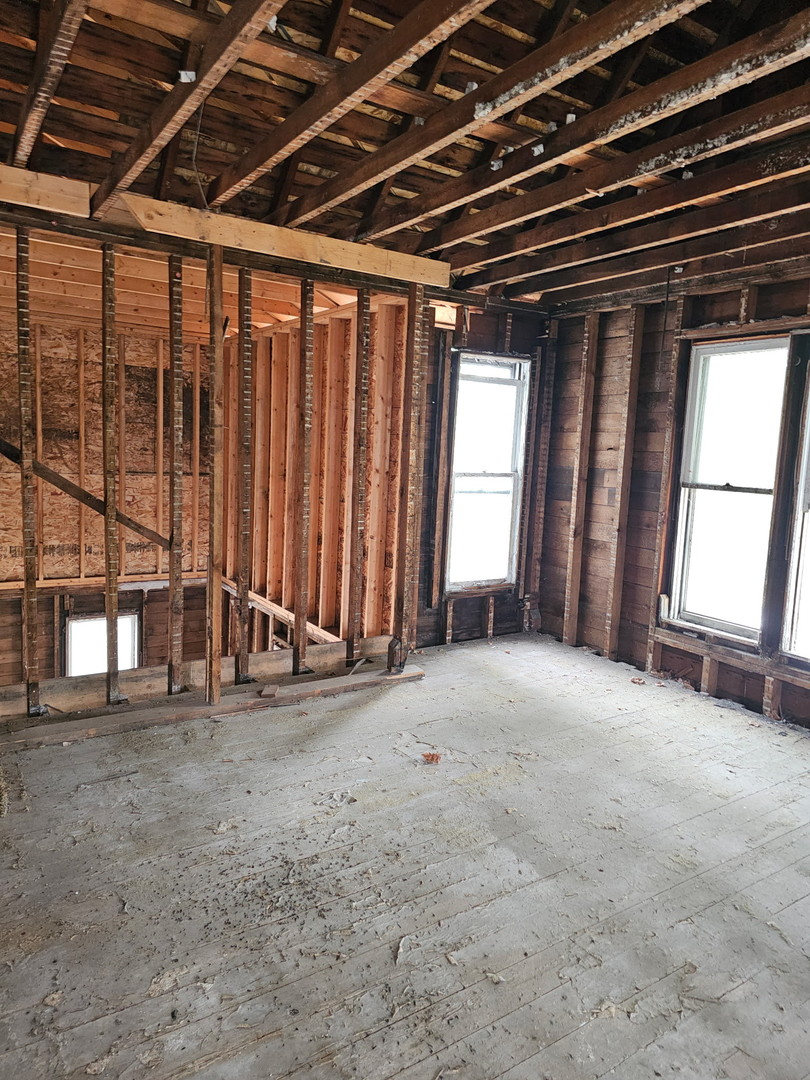 522 S Hennepin Avenue