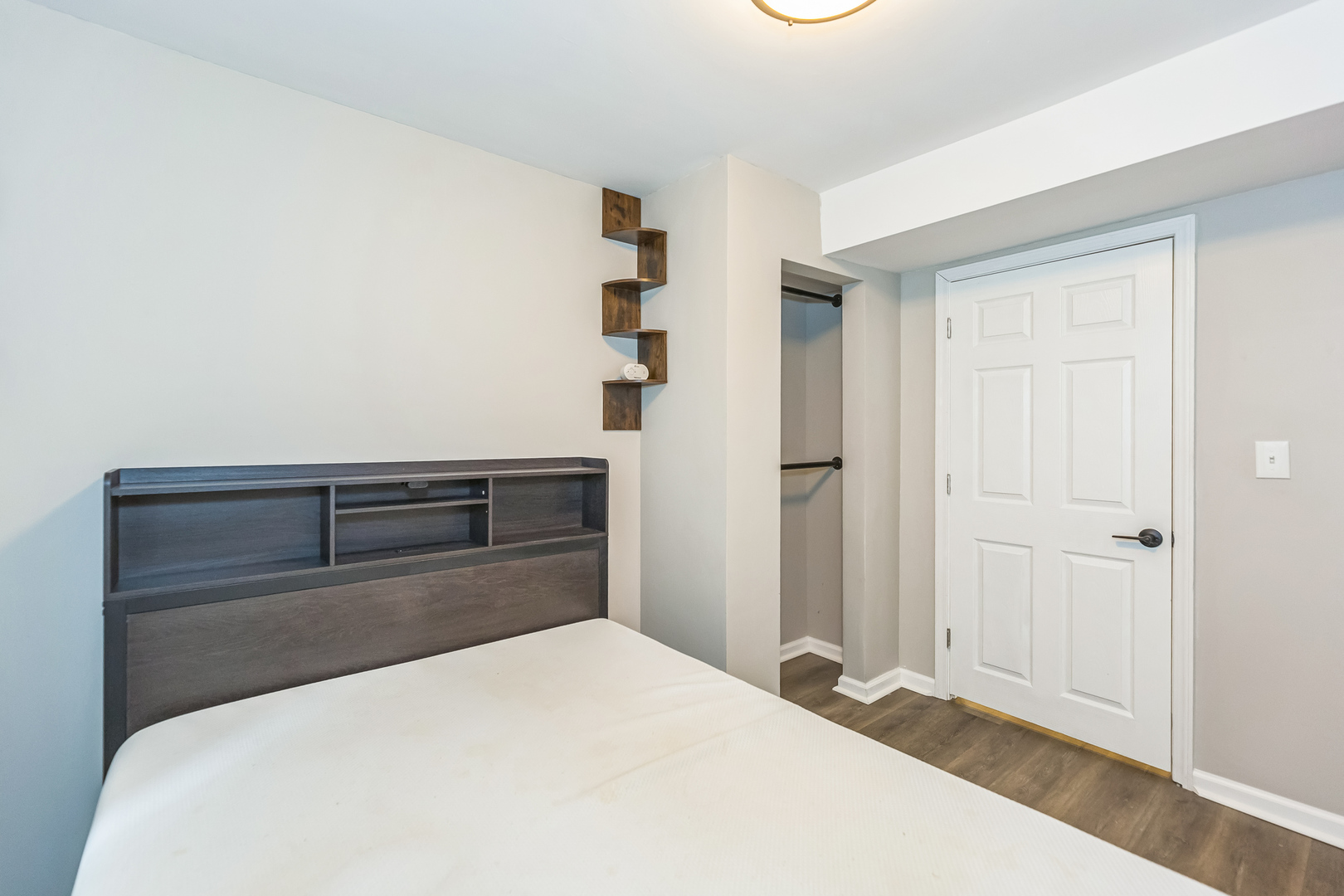 726 W Superior Street