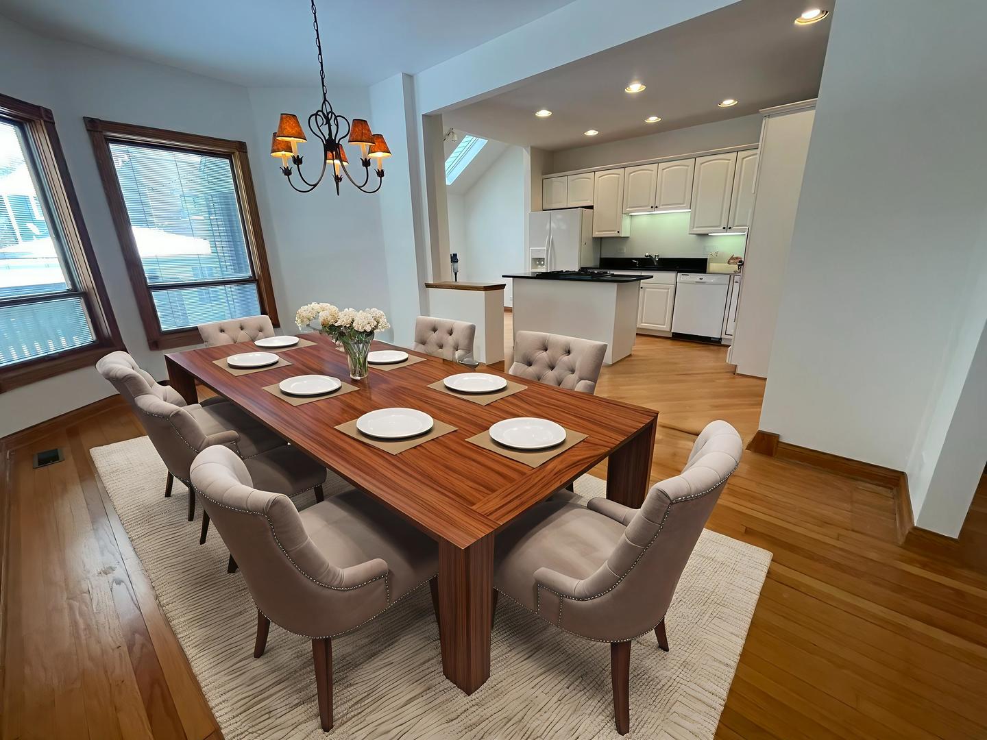 3857 N Hermitage Avenue