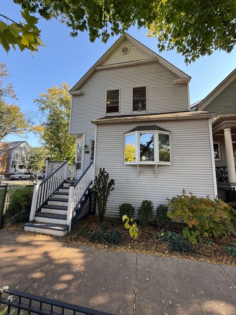 3857 N Hermitage Avenue Chicago IL 60657