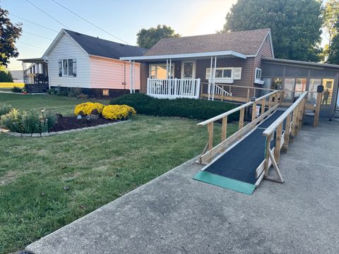 Photo of 918 N Jackson Street, Streator, IL 61364 (MLS # 12489907)