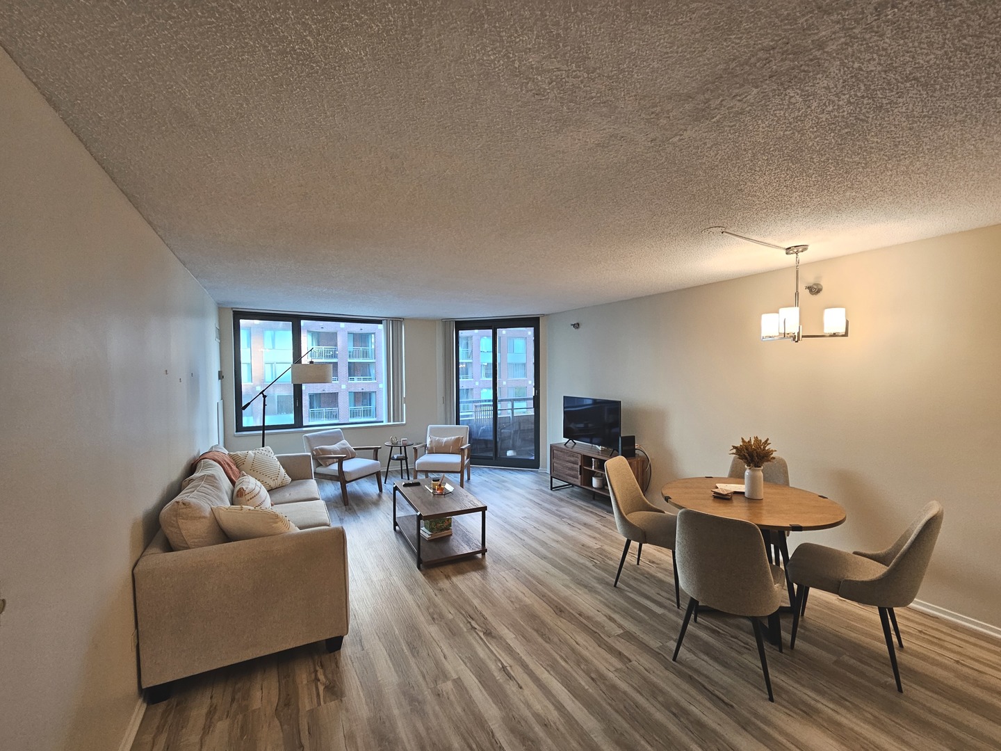 440 N McClurg Court 604