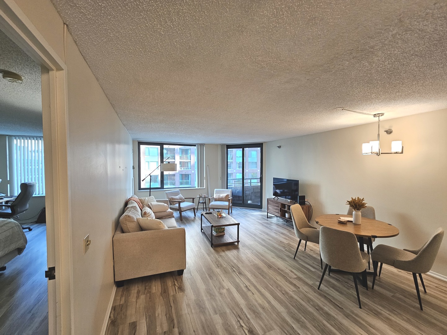 440 N McClurg Court 604