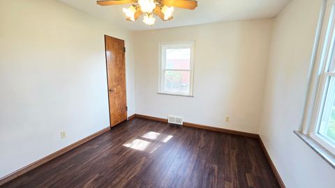 Tiny photo for 23 Park Lane, Centralia, IL 62801 (MLS # 12568224)
