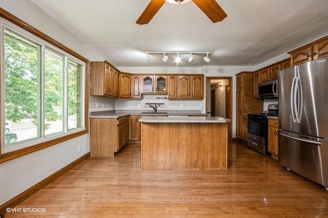 Farmer City, Illinois 61842, United States, 4 Bedrooms Bedrooms, ,2 BathroomsBathrooms,Residential,Active,187233