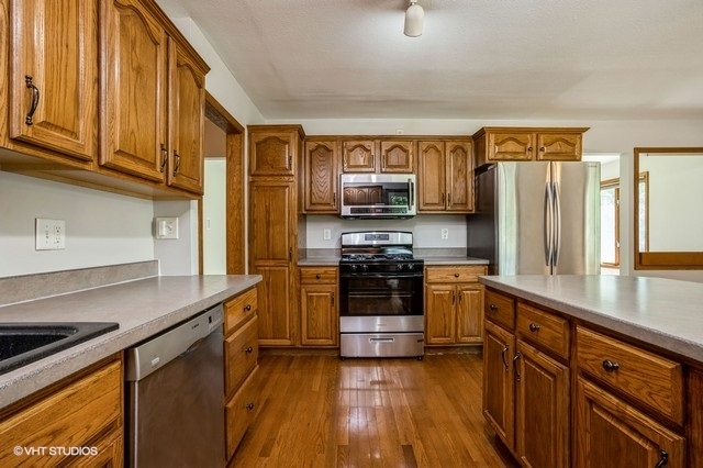 Farmer City, Illinois 61842, United States, 4 Bedrooms Bedrooms, ,2 BathroomsBathrooms,Residential,Active,187233