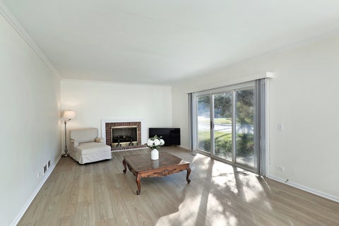 Tiny photo for 7 The Court Of Greenway, Northbrook, IL 60062 (MLS # 12791668)