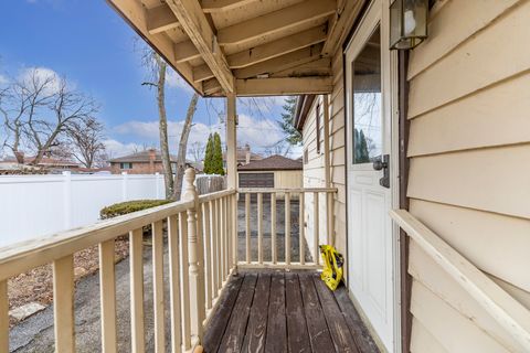 Tiny photo for 6212 W 92nd Place, Oak Lawn, IL 60453 (MLS # 12584857)