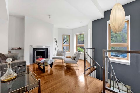 Tiny photo for 634 W GRACE Street #1E, Chicago, IL 60613 (MLS # 12574750)