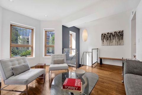 Tiny photo for 634 W GRACE Street #1E, Chicago, IL 60613 (MLS # 12574750)