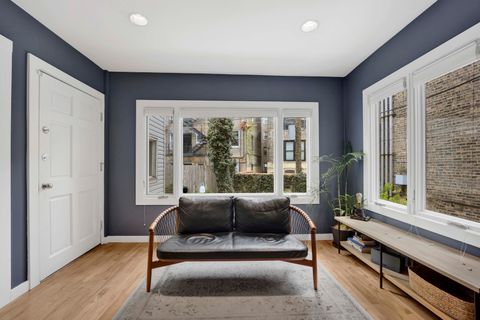 Tiny photo for 634 W GRACE Street #1E, Chicago, IL 60613 (MLS # 12574750)