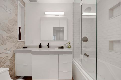 Tiny photo for 634 W GRACE Street #1E, Chicago, IL 60613 (MLS # 12574750)