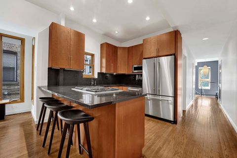 Tiny photo for 634 W GRACE Street #1E, Chicago, IL 60613 (MLS # 12574750)
