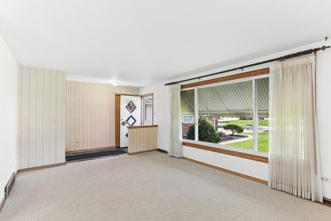 Tiny photo for 17121 Ingleside Avenue, South Holland, IL 60473 (MLS # 12638294)