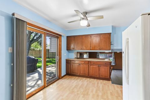 Tiny photo for 17121 Ingleside Avenue, South Holland, IL 60473 (MLS # 12638294)